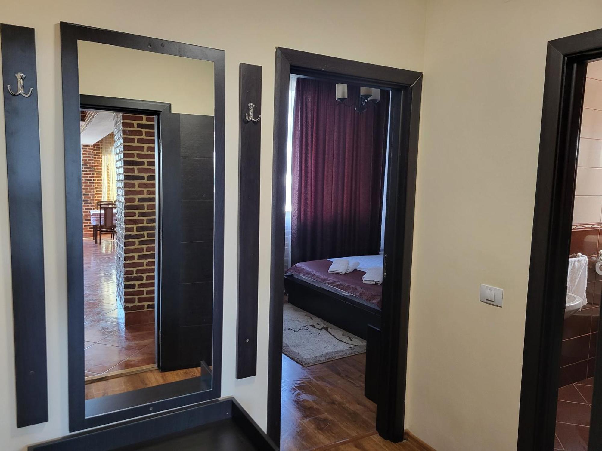 Готель Casa Alex Rasnov Екстер'єр фото